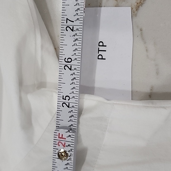 And now this white 100% cotton button down, size 1X - Picture 6 of 7